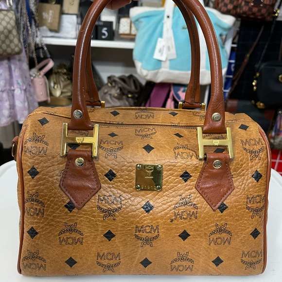 Authentic MCM Boston 26cm - Picture 3 of 16